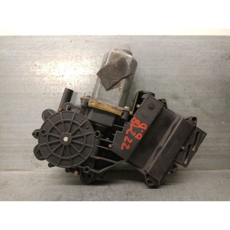 Recambio de motor elevalunas delantero derecho para volkswagen golf iii (1h1) 1.6 referencia OEM IAM 1H0959802A  