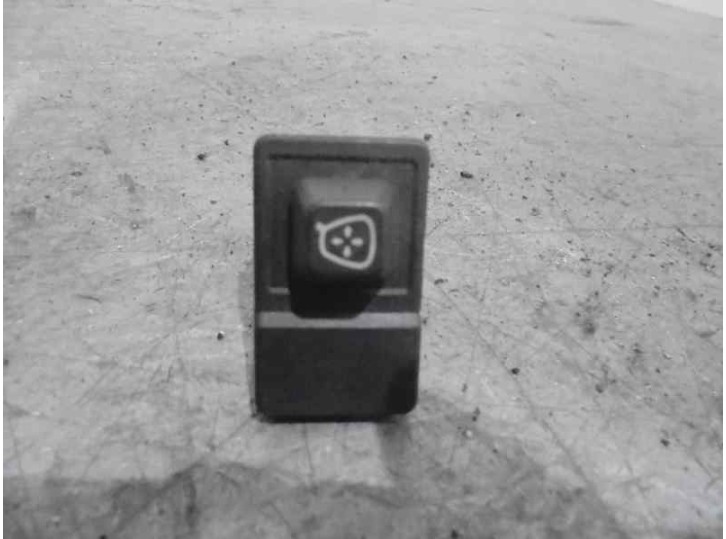 Replacement mirror control for Citroën Berlingo 1.9 diesel OEM IAM reference 