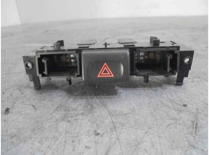 Replacement hazard warning switch for Jaguar X-Type 2.1 V6 24V CAT OEM IAM reference 1X43138302AC 