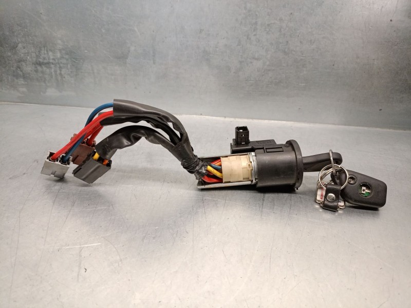 Recambio de conmutador de arranque para citroën saxo 1.4 referencia OEM IAM 962850798B 4162W1 