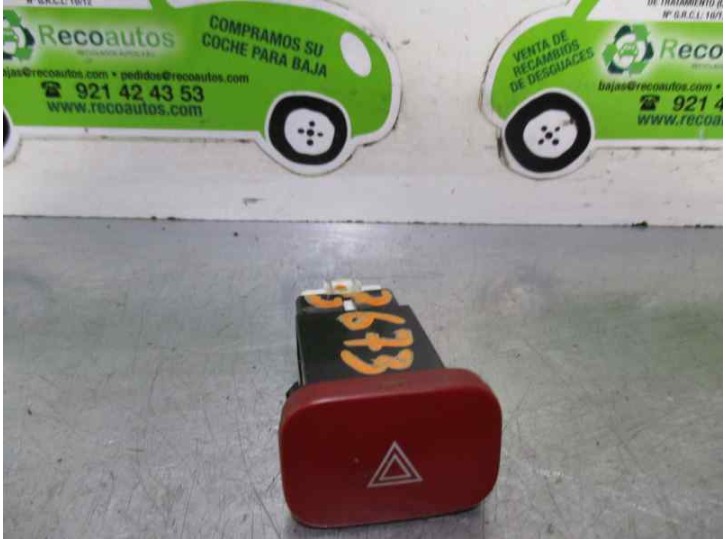 Replacement hazard warning switch for Hyundai Elantra (XD) 2.0 CRDi cat OEM IAM reference 