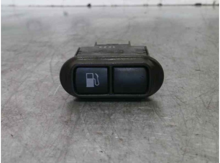 Recambio de boton apertura deposito para kia carnival ii 2.9 crdi cat referencia OEM IAM 