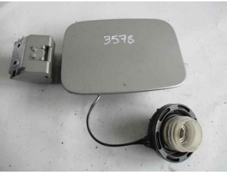 Recambio de tapa exterior combustible para kia carens 2.0 turbodiesel cat referencia OEM IAM   GRIS