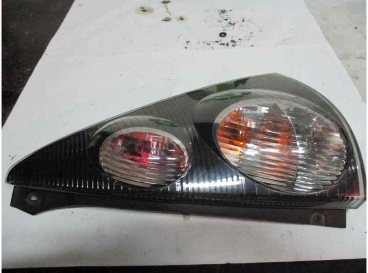 Recambio de piloto trasero derecho para citroën c1 1.0 cat (cfb / 384f) referencia OEM IAM 6351X8 
