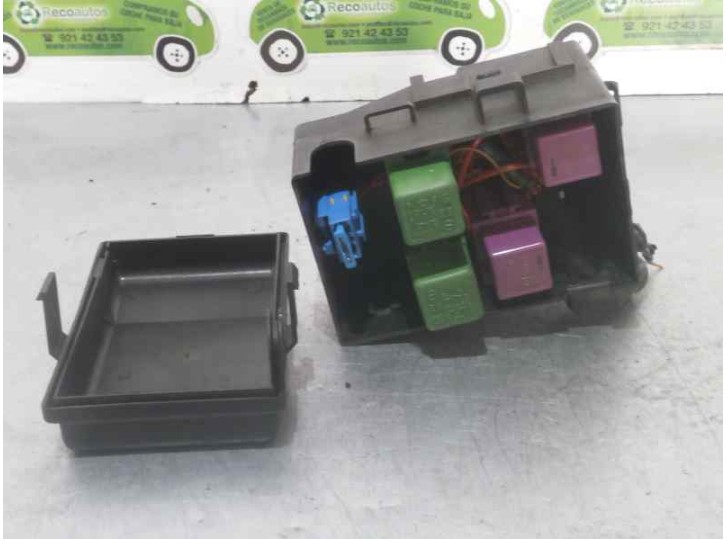 Recambio de caja reles / fusibles para opel astra g berlina club referencia OEM IAM 90560119 2945 