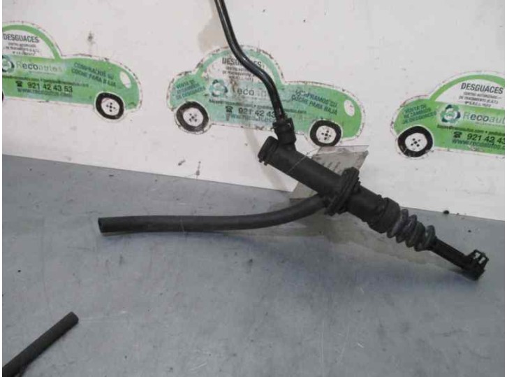 Recambio de bomba embrague para renault megane ii berlina 3p 1.5 dci diesel referencia OEM IAM   