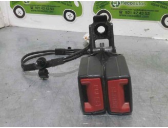 Recambio de enganche cinturon para citroën c5 berlina premier referencia OEM IAM 96561757XT 33059059 4 PUERTAS