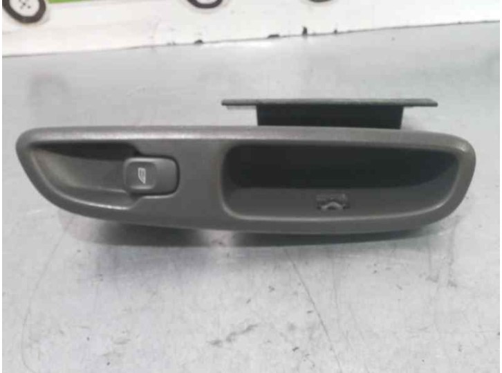 Recambio de mando elevalunas trasero izquierdo para volvo xc70 2.4 20v turbo cat referencia OEM IAM 9472275 00W313 