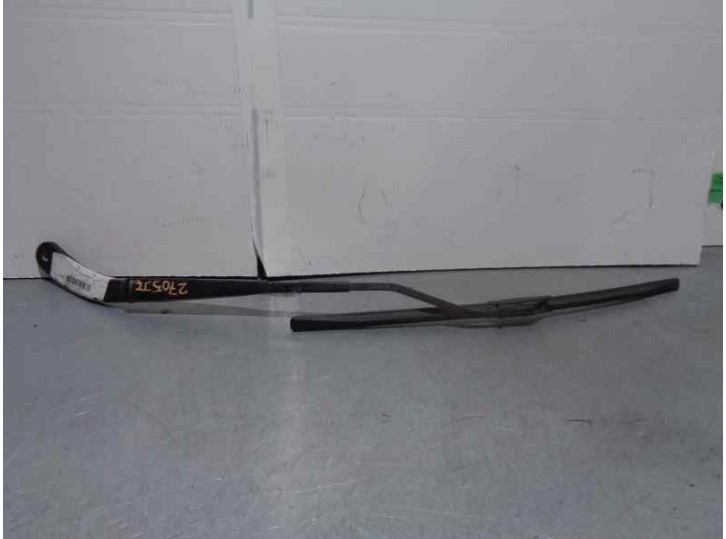 Recambio de brazo limpia delantero izquierdo para renault megane ii berlina 5p confort expression referencia OEM IAM 