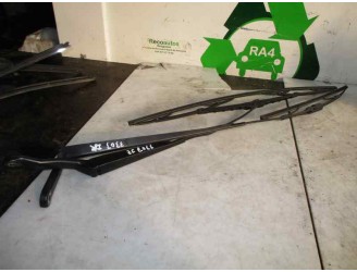 Recambio de brazo limpia delantero derecho para peugeot 206 sw 1.4 hdi referencia OEM IAM 