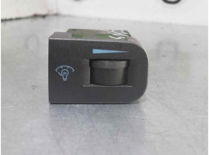 Replacement light regulator button - do not use for Hyundai Elantra (XD) 2.0 CRDi CAT OEM IAM reference 949502D200 