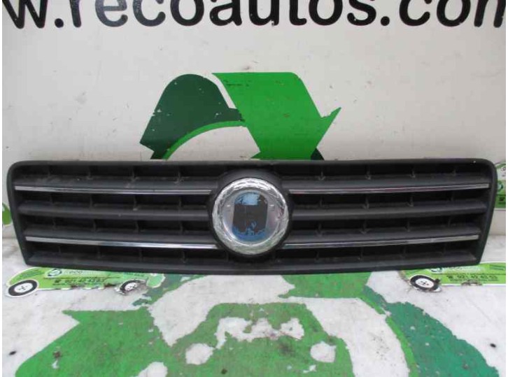 Recambio de rejilla delantera para fiat punto berlina (188) 1.2 cat referencia OEM IAM   