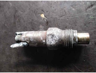 Replacement injector for Peugeot 306 saloon 3/5 doors (s1) 1.9 diesel OEM IAM reference LCR6735201D LUCAS