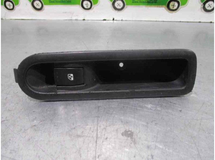 Recambio de mando elevalunas trasero derecho para renault scenic ii 1.9 dci diesel referencia OEM IAM   