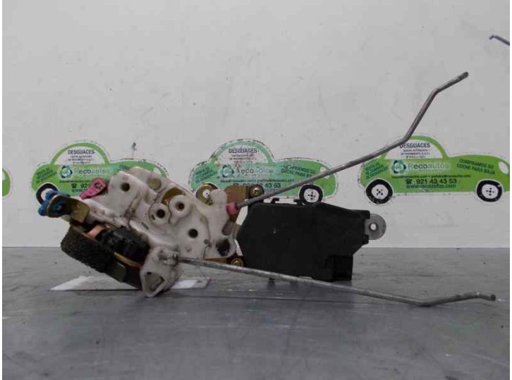 Replacement right front door lock for Subaru Forester S10 (SF) 2.0 cat OEM IAM reference 62318FC000 5 DOORS