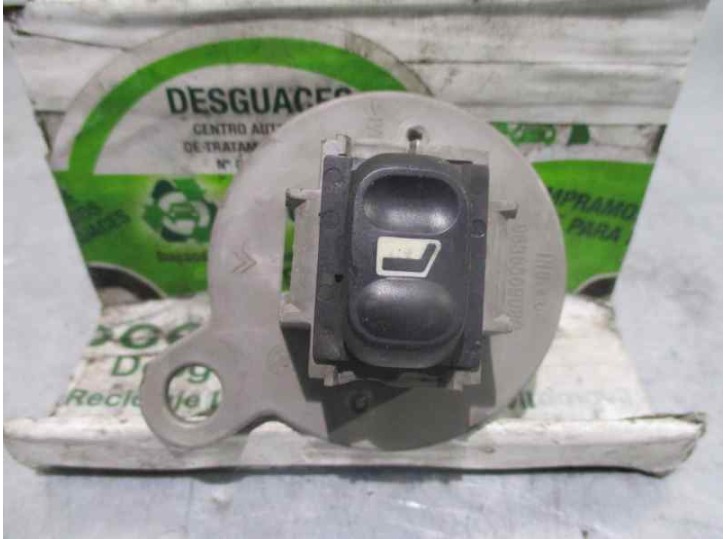 Recambio de mando elevalunas trasero derecho para citroën xsara picasso 2.0 hdi exclusive referencia OEM IAM 9638569080 