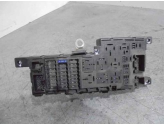 Recambio de caja reles / fusibles para volvo s80 berlina d5 kinetic referencia OEM IAM 8678449 518828017 