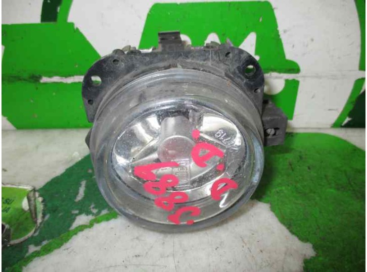 Replacement right fog light for Citroën Xsara Picasso 2.0 HDI CAT (RHY / DW10TD) OEM IAM reference 
