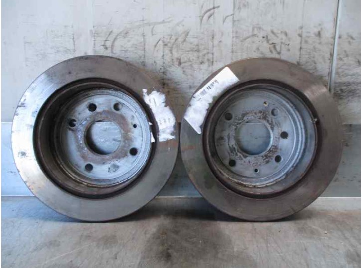 Recambio de disco freno trasero para chevrolet evanda 2.0 cat referencia OEM IAM 