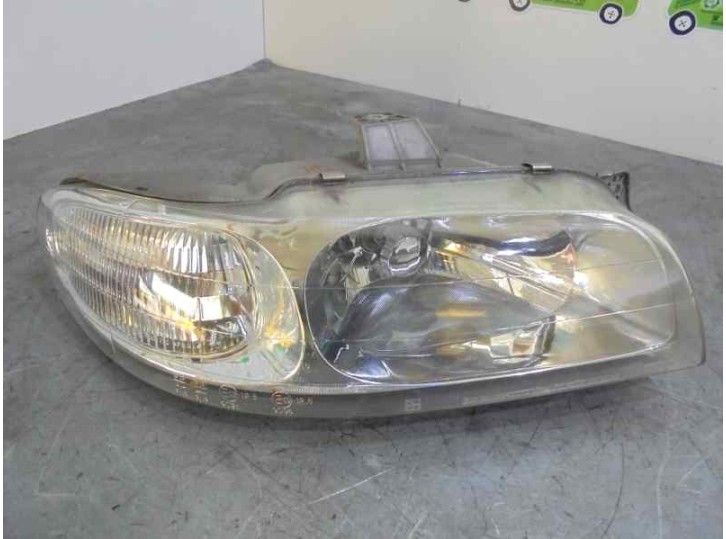 Recambio de faro derecho para daewoo nubira berlina 2.0 cat referencia OEM IAM 
