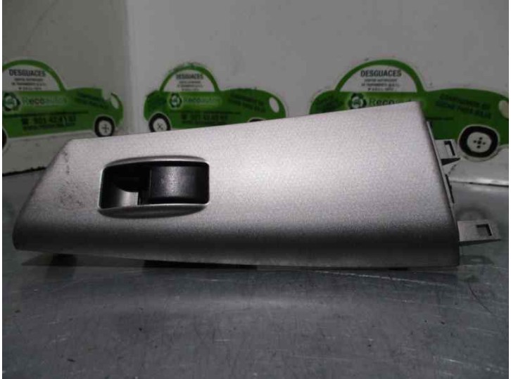 Recambio de mando elevalunas delantero derecho para toyota corolla (e12) 1.4 turbodiesel cat referencia OEM IAM 8480102341B0 CB9