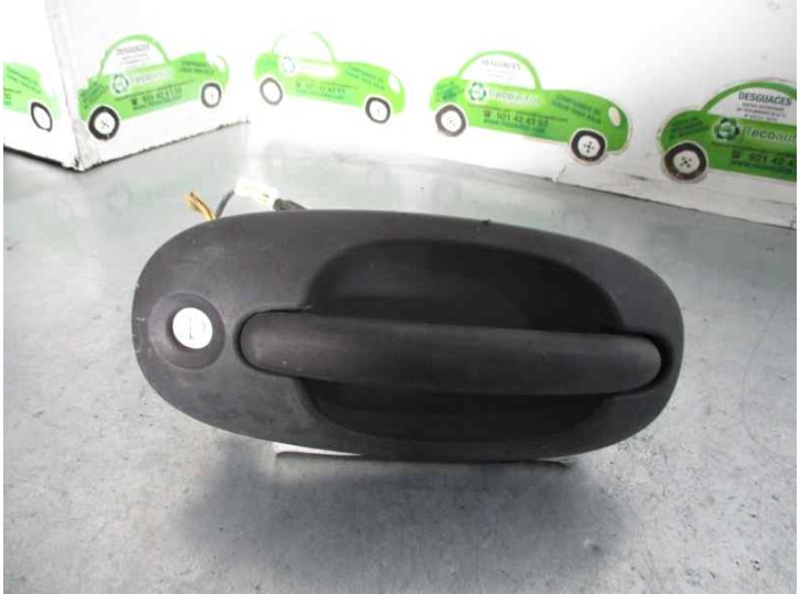 Recambio de maneta exterior delantera izquierda para chrysler voyager (gs) 2.4 cat referencia OEM IAM CAJA 7 