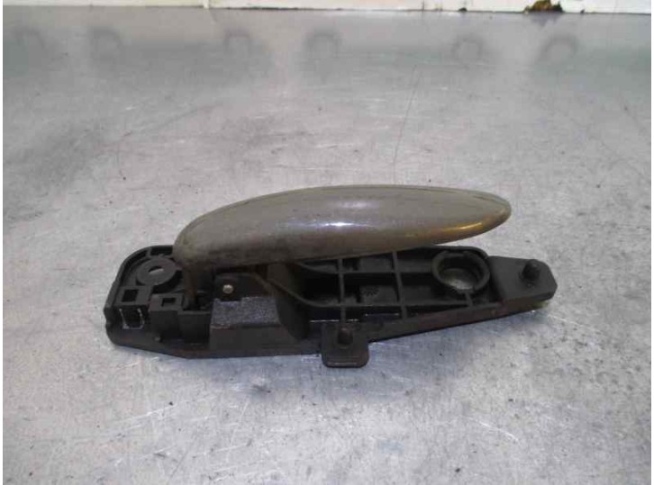 Replacement left front interior door handle for Fiat Stilo Multi Wagon (192) 1.9 JTD CAT OEM IAM reference BOX 8 