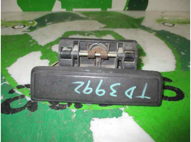 Replacement rear right exterior door handle for Peugeot 205 saloon 1.4 OEM IAM reference 910176 