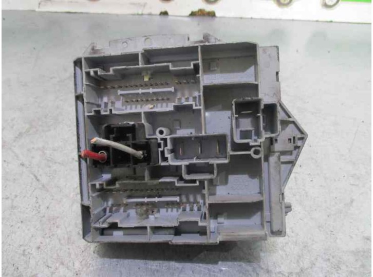 Recambio de caja reles / fusibles para lancia ypsilon (101) 1.3 jtd cat referencia OEM IAM 51724721 57657 