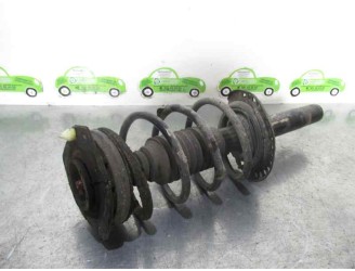 Recambio de amortiguador delantero izquierdo para renault megane grand tour 1.9 referencia OEM IAM 8200348820 03061000682 KYB