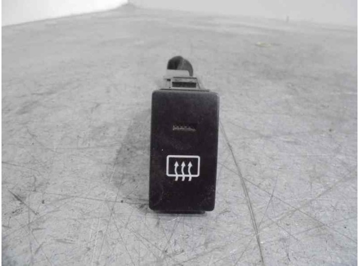 Replacement rear window demister button for Hyundai Matrix (FC) 1.6 cat OEM IAM reference 9371017000 