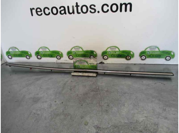 Recambio de embellecedor lateral para mercedes-benz clase e (w123) berlina+coupe d 240 referencia OEM IAM 