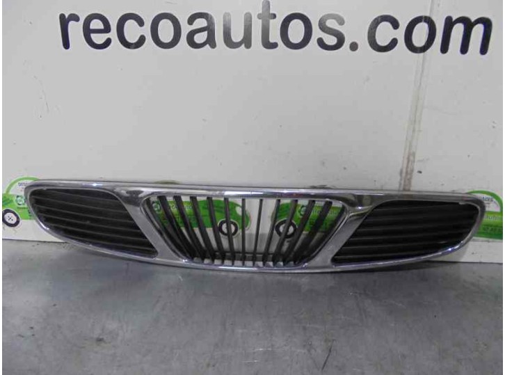 Recambio de rejilla delantera para daewoo nubira berlina 1.6 cat referencia OEM IAM 