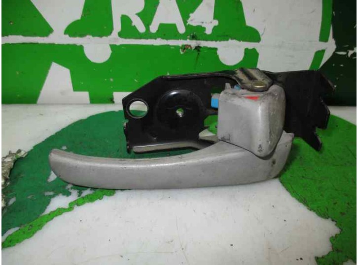 Front right interior handle replacement part for Hyundai Trajet (FO) 2.0 CRDi GLS OEM IAM reference CAJA 3 