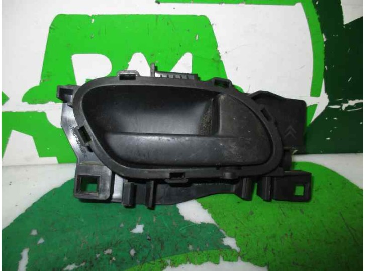 Front right interior handle replacement part for Fiat Scudo Combi (272) 2.0 JTDm OEM IAM reference 9467423063 