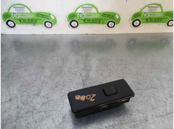 Recambio de mando elevalunas delantero derecho para volvo serie 440 2.0 cat referencia OEM IAM 467827  