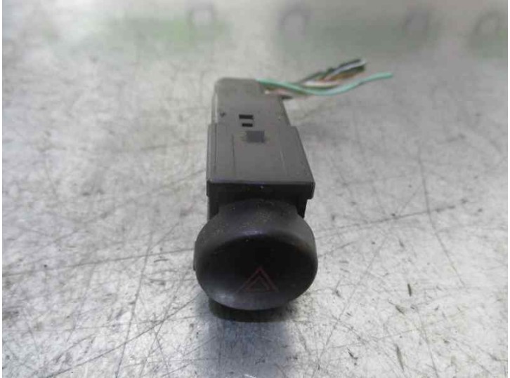 Replacement hazard warning switch for Fiat Punto Berlina (188) 1.3 JTD CAT OEM IAM reference 