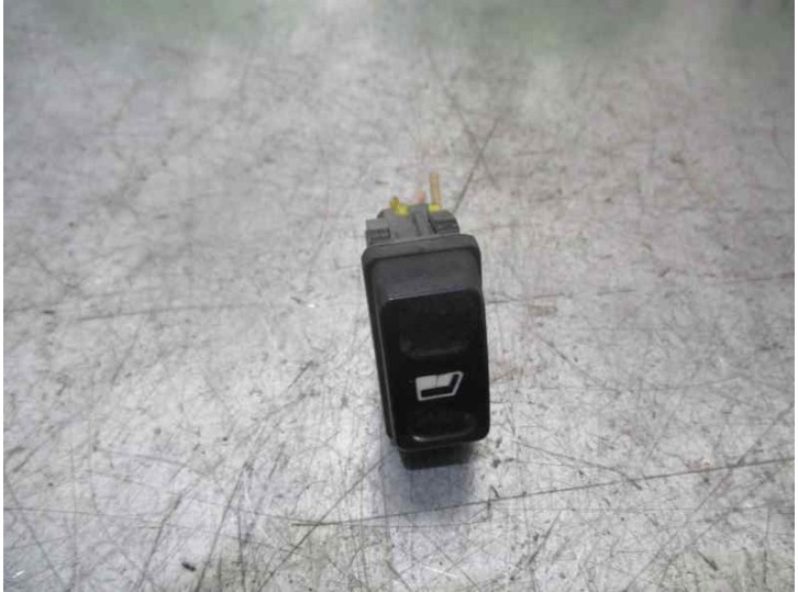 Recambio de mando elevalunas delantero derecho para citroën xsara berlina 1.9td attraction referencia OEM IAM 