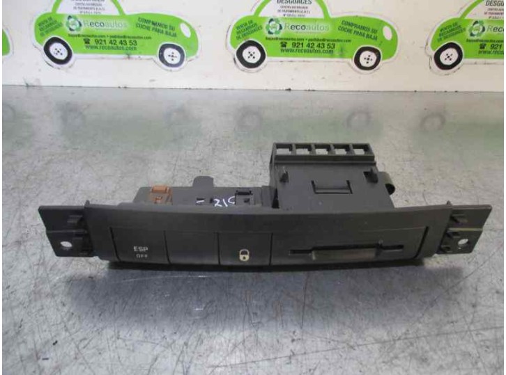 Recambio de botones salpicadero para peugeot 207 1.4 hdi referencia OEM IAM FR56713502  