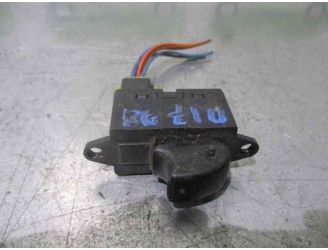 Recambio de mando elevalunas delantero derecho para daewoo nubira berlina 1.6 cat referencia OEM IAM 96190777 
