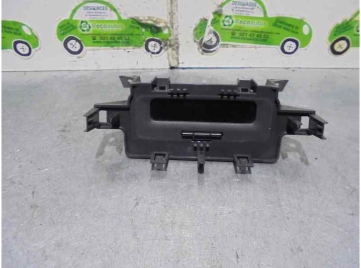 Replacement multifunction display for Renault Megane II Classic sedan 1.9 dCi diesel OEM IAM reference 8200107839 216676711 