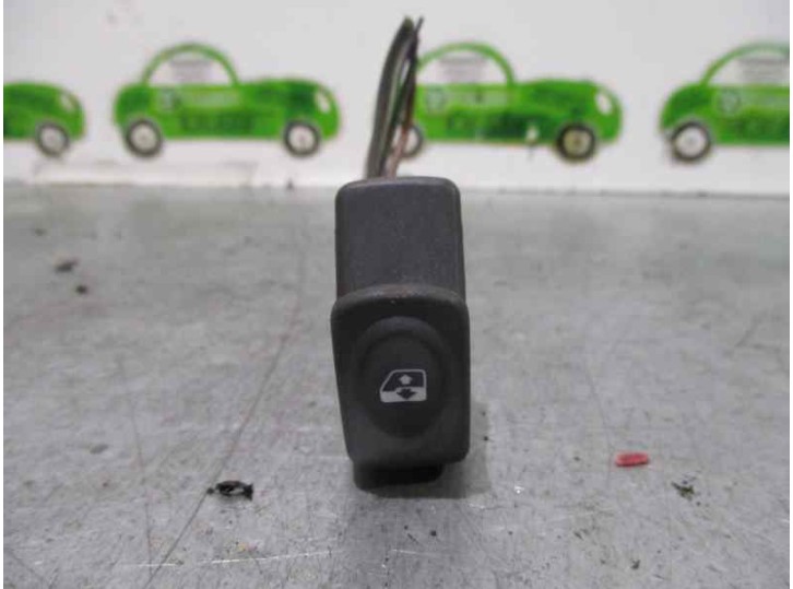 Recambio de mando elevalunas trasero derecho para renault clio ii fase i (b/cbo) 1.4 referencia OEM IAM 