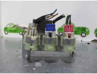 Recambio de caja reles / fusibles para subaru forester s10 (sf) 2.0 cat referencia OEM IAM 3021125  