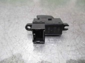 Replacement rear right window switch for Nissan Primera saloon (P12) 1.9 16V turbodiesel cat OEM IAM reference 25411A