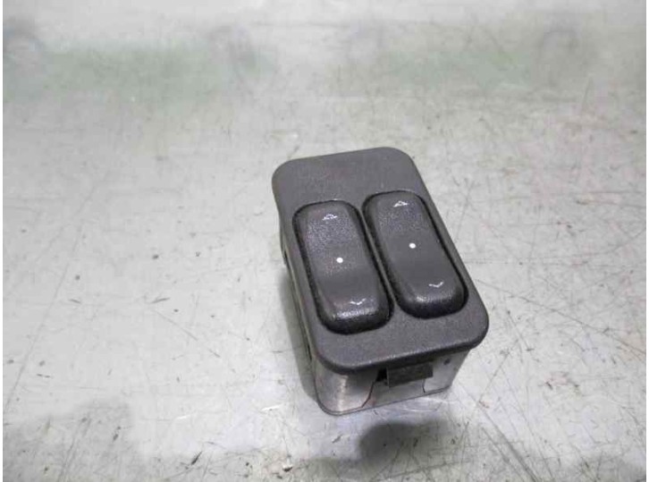 Recambio de mando elevalunas delantero izquierdo para opel zafira a 1.6 16v referencia OEM IAM 90561088 13363201 EATON