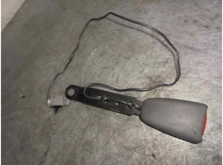 Recambio de enganche cinturon para volvo s80 berlina 2.8 bi-turbo cat referencia OEM IAM 5 PUERTAS