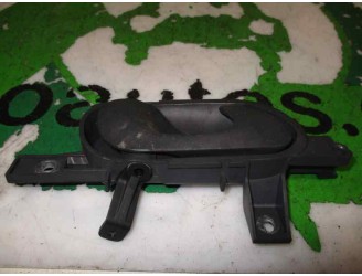 Replacement of left front interior door handle for Peugeot 806 2.0 HDi OEM IAM reference 9101K0 BOX 1 