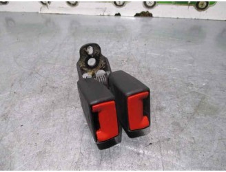 Recambio de enganche cinturon para ford focus berlina (cap) titanium referencia OEM IAM 4M51A613K21AA 33031805 4 PUERTAS