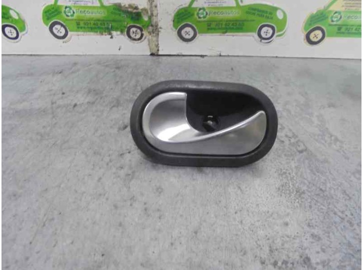 Recambio de maneta interior trasera izquierda para renault megane ii berlina 5p confort expression referencia OEM IAM CAJA 7 