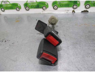 Recambio de enganche cinturon para volkswagen passat berlina (3b3) 1.9 tdi referencia OEM IAM 3B0857739A TRA IZQ 5 PUERTAS